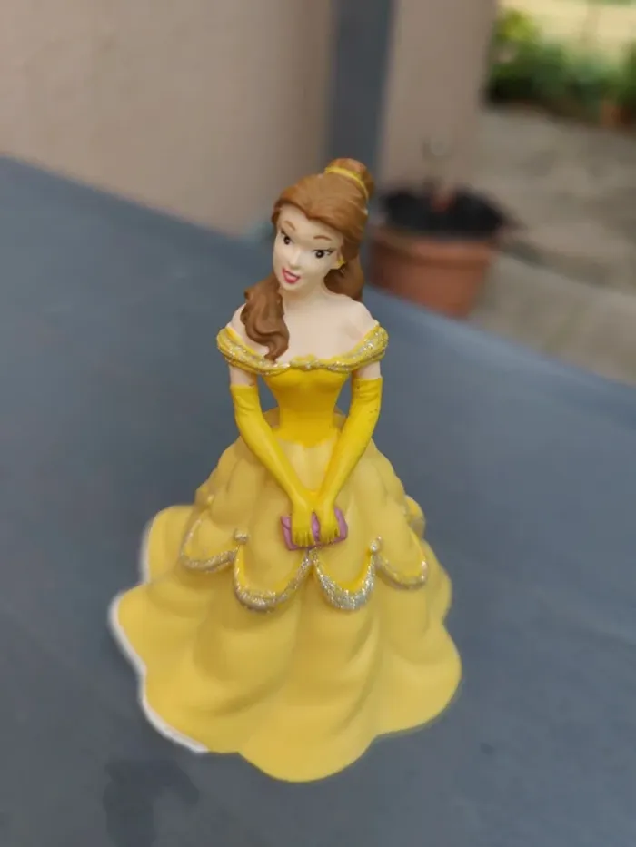 Figurine Belle