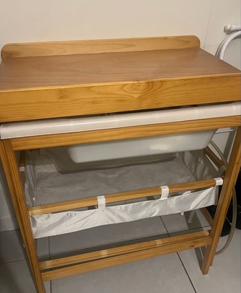 Table à langer baignoire