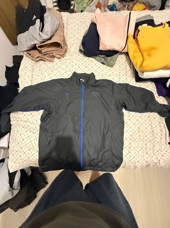 Veste Nike taille L-XL 