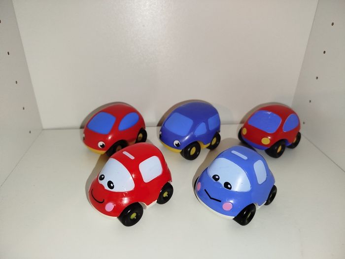 Lot petites voitures en plastique