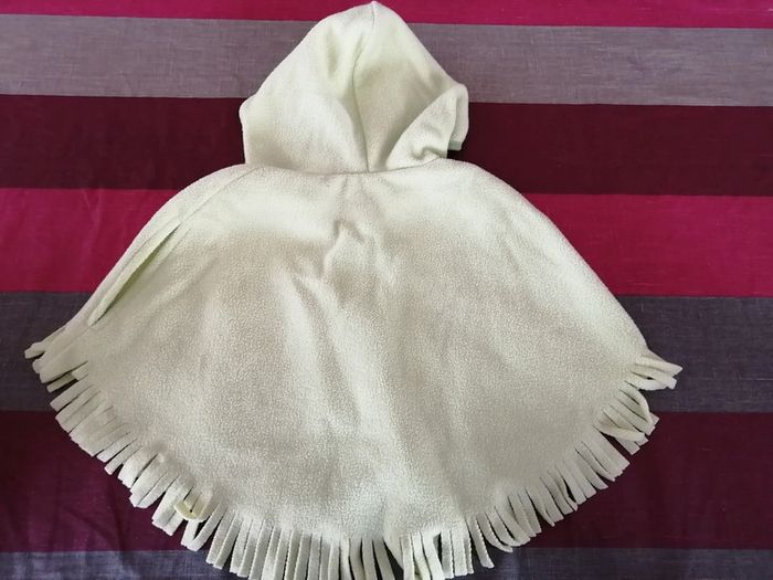 Poncho (12 mois) - photo numéro 2