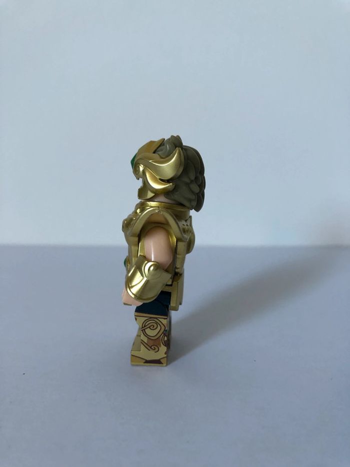 Figurine type lego Chevalier du Lion. Les chevaliers du zodiaque. Saint Seiya - photo numéro 2