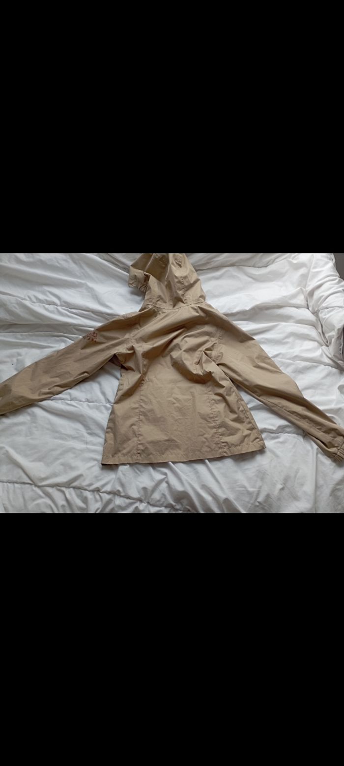 Imperméable à capuche marron clair 12 ans decatlon neuf 5€ - photo numéro 3