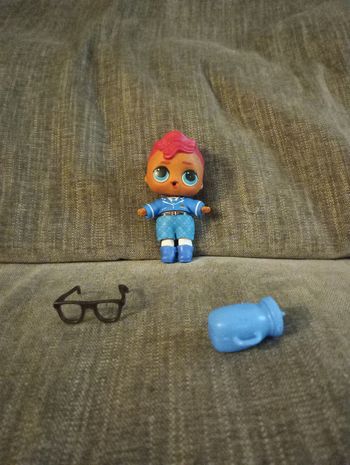 Poupée lol surprise