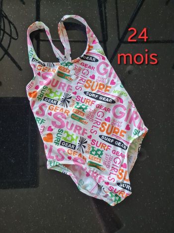 ● 24 mois ● Maillot de bain Tex