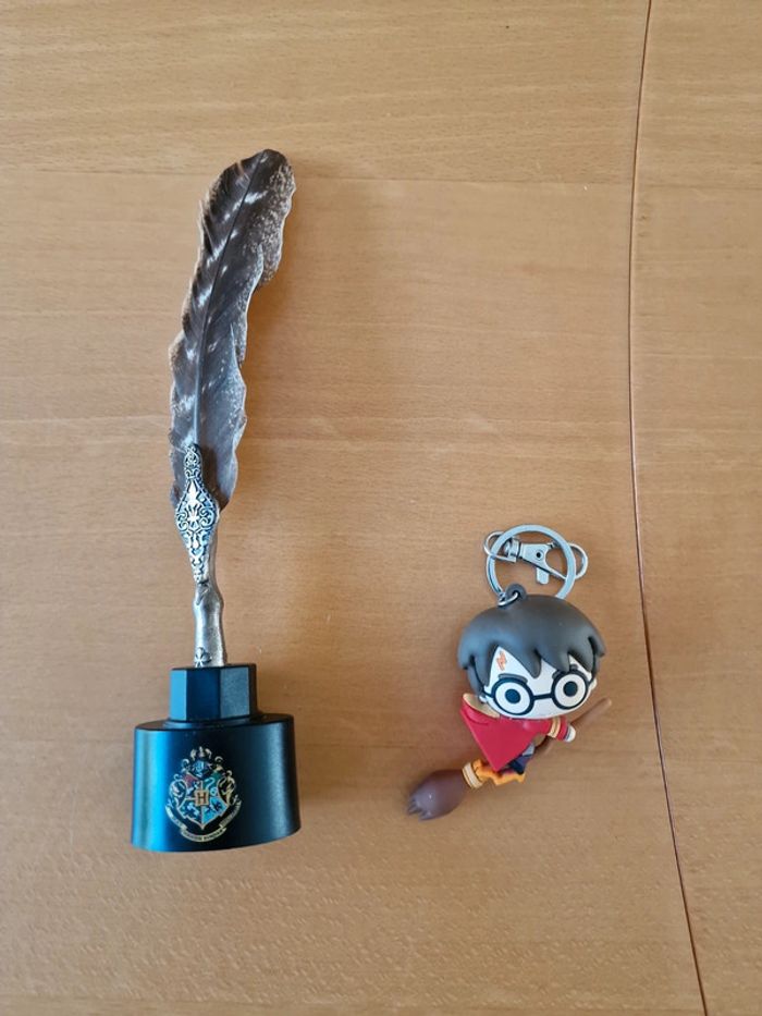 Porte-clé et porte-crayon Harry Potter Warner Bros en excellent état