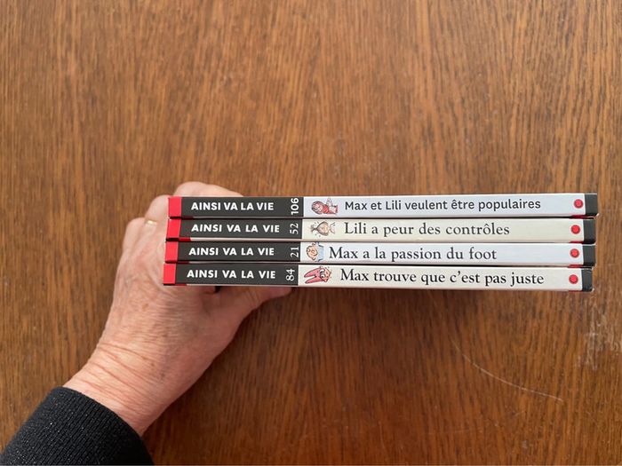 Lot de quatre livres Lili et Max - photo numéro 3