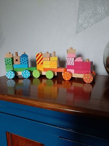 Train en bois éducatif avec blocs