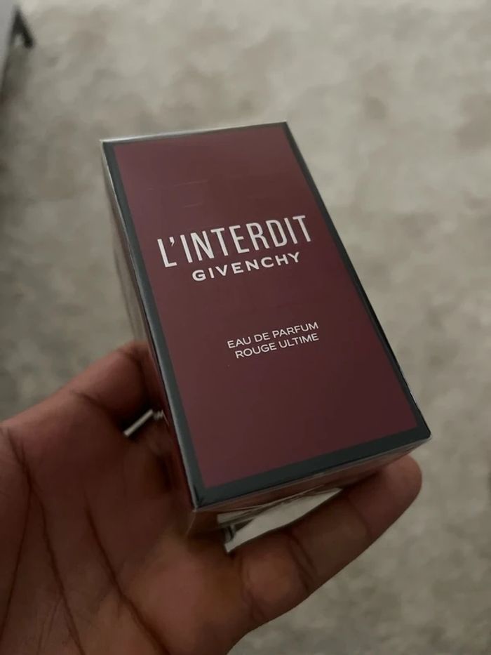 Neuf avec étiquette·Givenchy - photo numéro 2