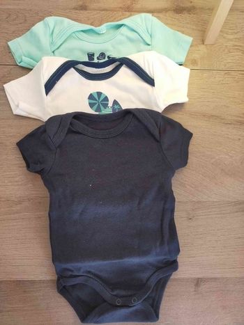 Lot 3 bodies bébé garçon