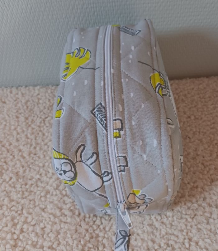 Trousse toilette 🦁 jungle gris et jaune - photo numéro 5