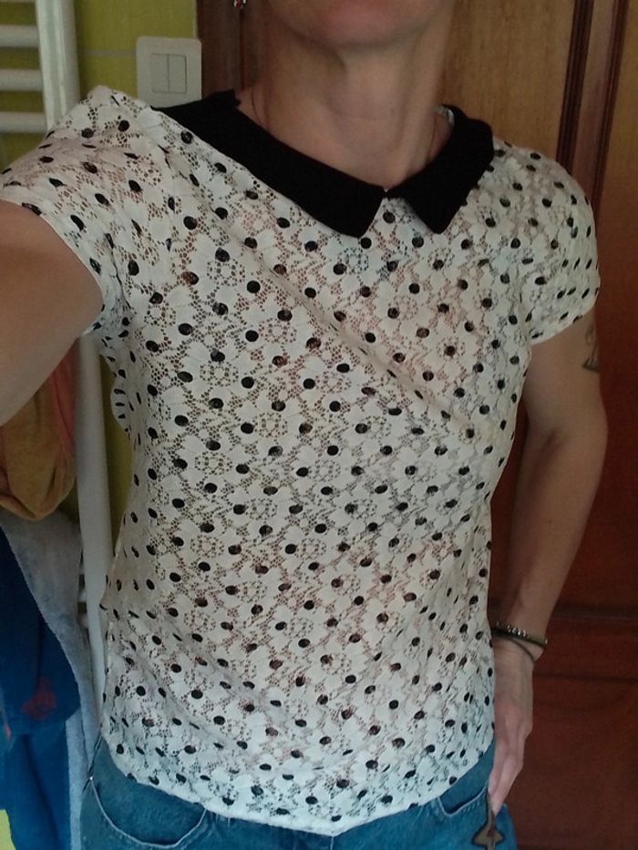 Blouse femmenoir et blanche col claudine Mim