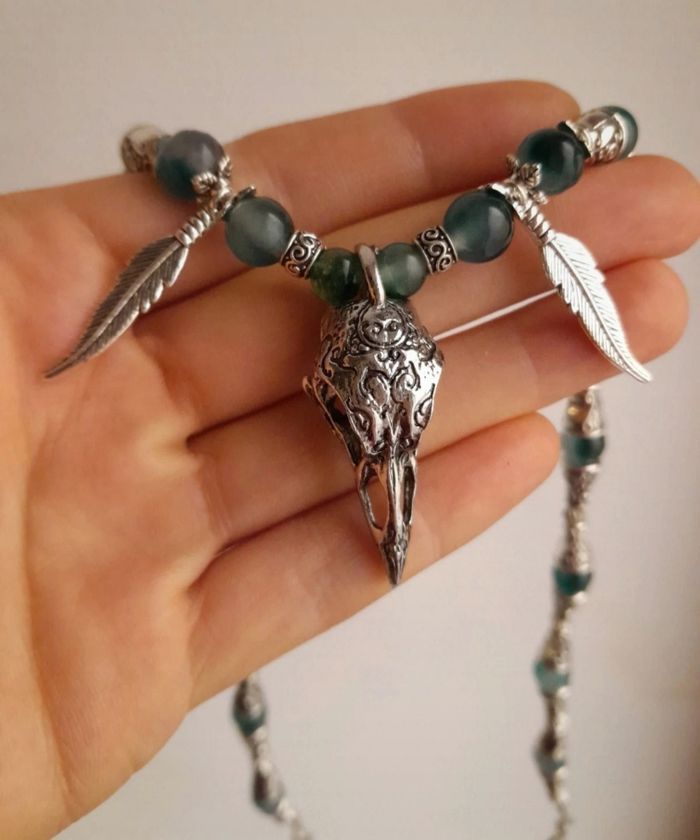 Collier crâne de corbeau ethnique celtique - photo numéro 3