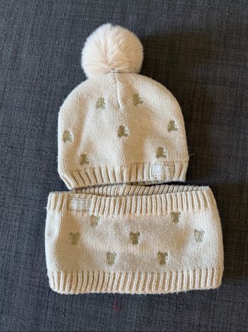 Bonnet et tour de cou