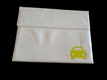 Porte documents voiture