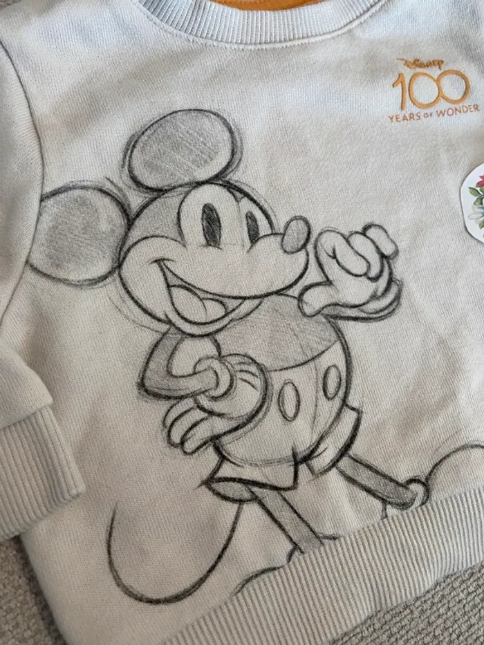 Pull Disney Mickey 3 mois très bon état - photo numéro 2