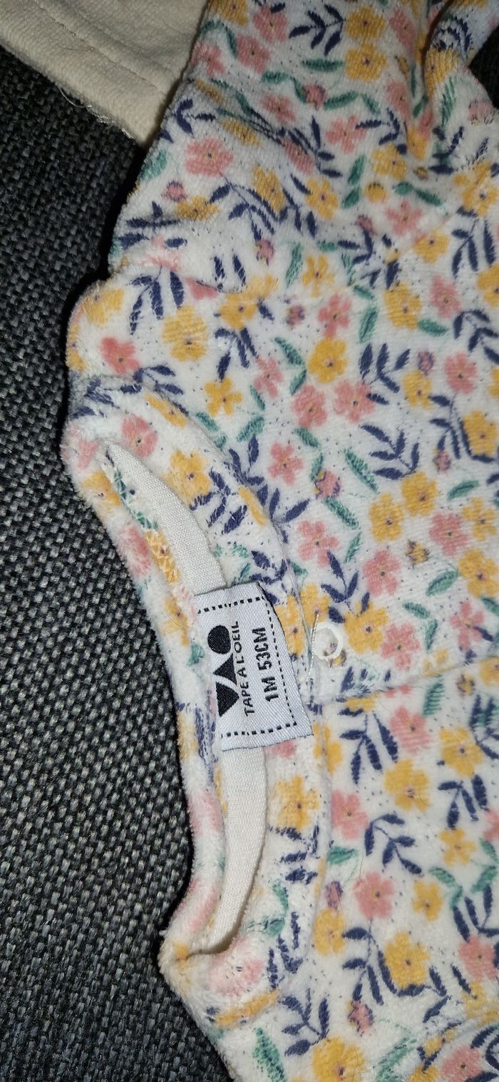 2 pyjamas 1 mois - photo numéro 4