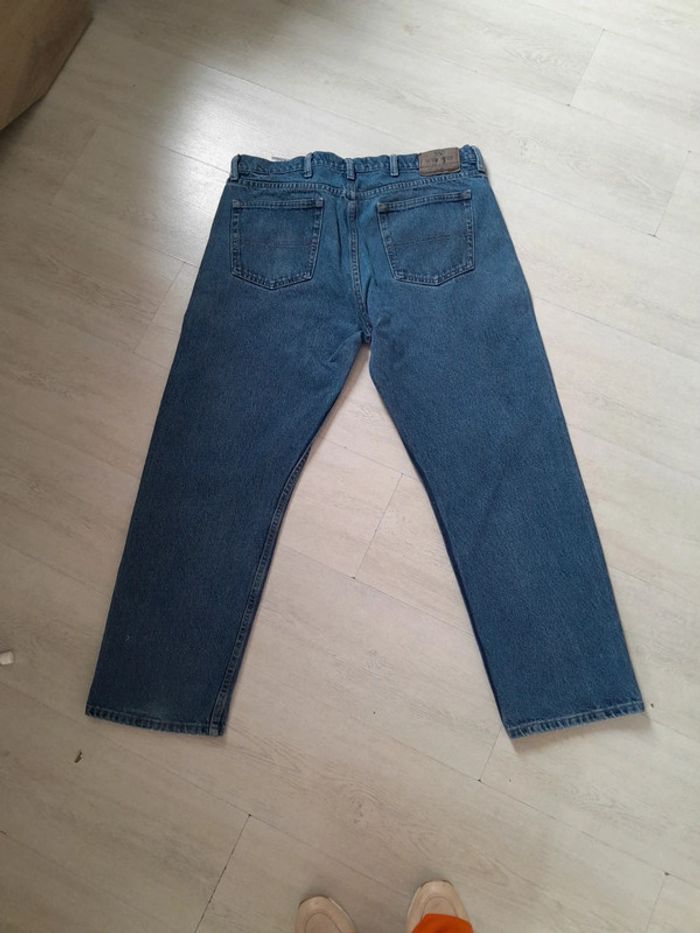 Jean wrangler large et court 37×30 - photo numéro 2