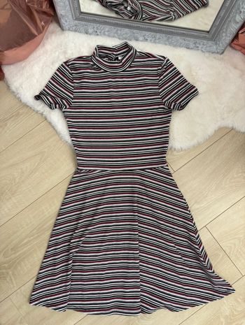 Robe d’été à rayures noir rouge et blanche miss libertin taille 16ans