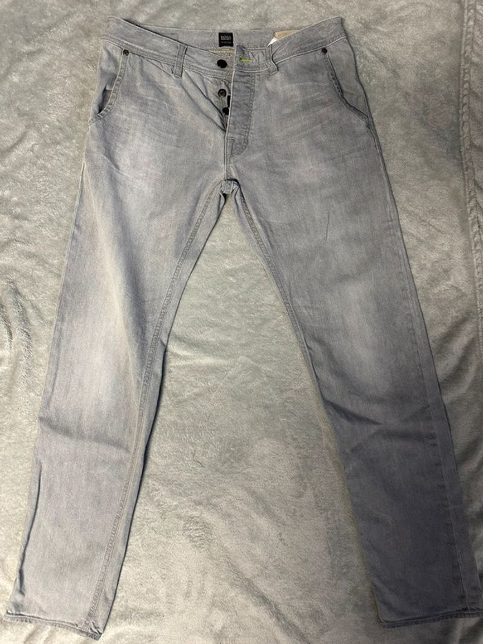 Jeans Boss gris clair coupe regular Taille 33/32