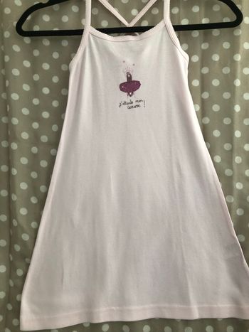 Robe quatre ans neuve