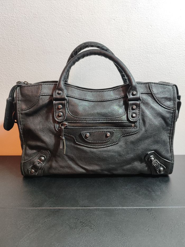 Sac à main Balenciaga modèle City en cuir noir - photo numéro 2