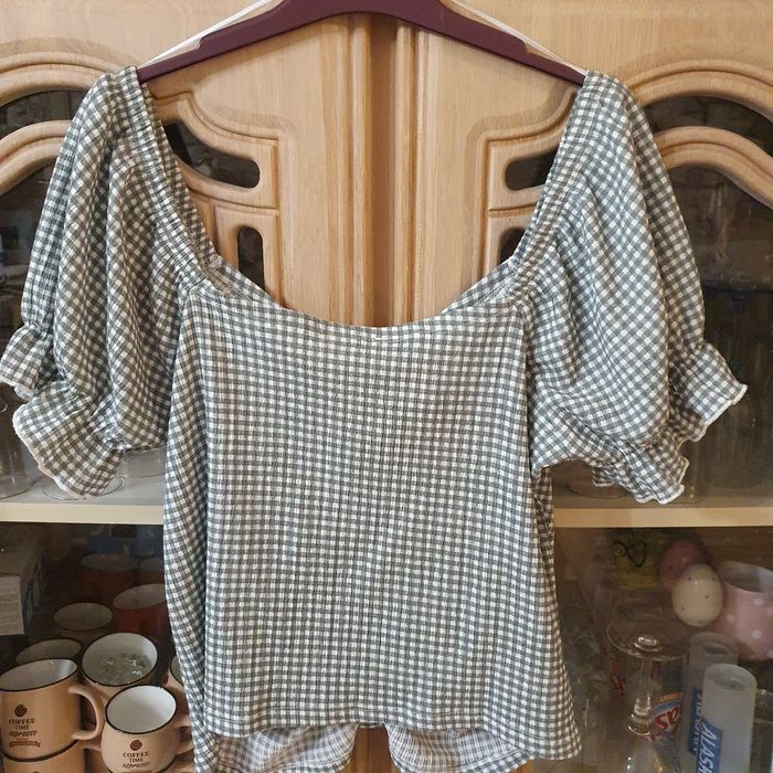 Très joli hait en vichy blanc et vert olive Taille XL Cache cache - photo numéro 4