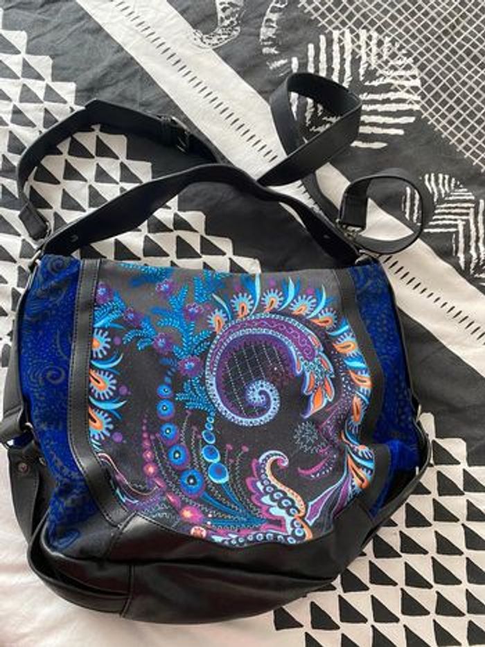 Très jolie sac Desigual - photo numéro 2