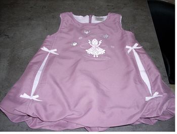 robe forme boule 9 mois état neuve