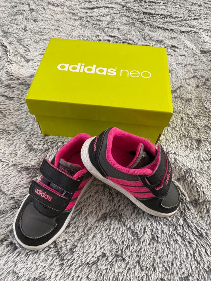 Baskets Adidas fille noires et rose - taille 21 - photo numéro 1
