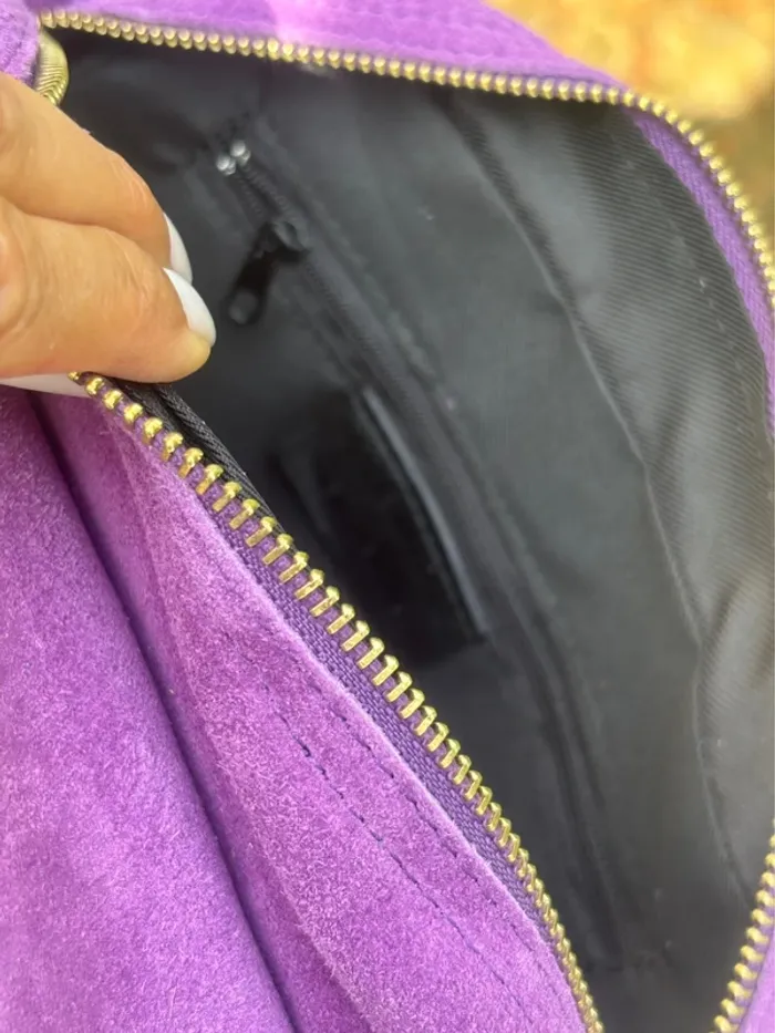 Sac bandoulière cuir violet avec fermeture abeille - photo numéro 11