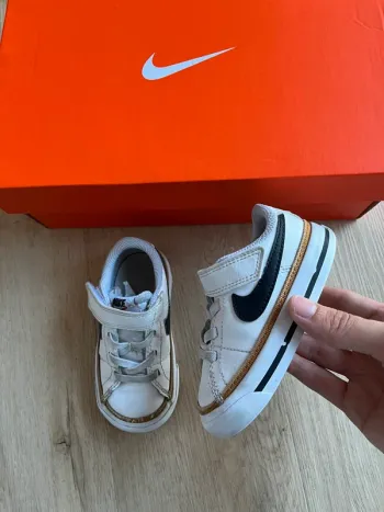 Nike Court Legacy Taille 22