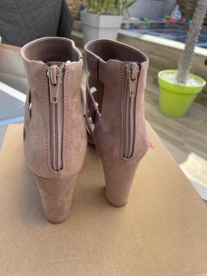 Sandales montantes à talon Pointure 38 Bata - photo numéro 3