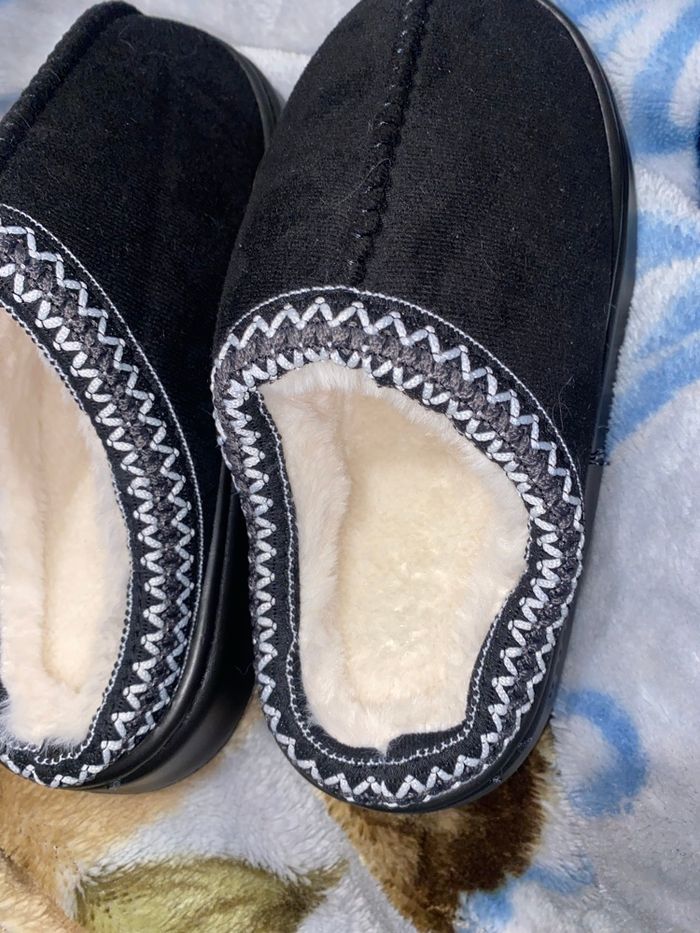Chaussons noir type UGG taille 38-39 - photo numéro 6