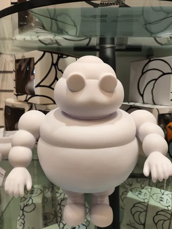 pop XXL 30 cms Michelin Bibendum design épuré s’inspirant des poupées Bibendum des années 1930