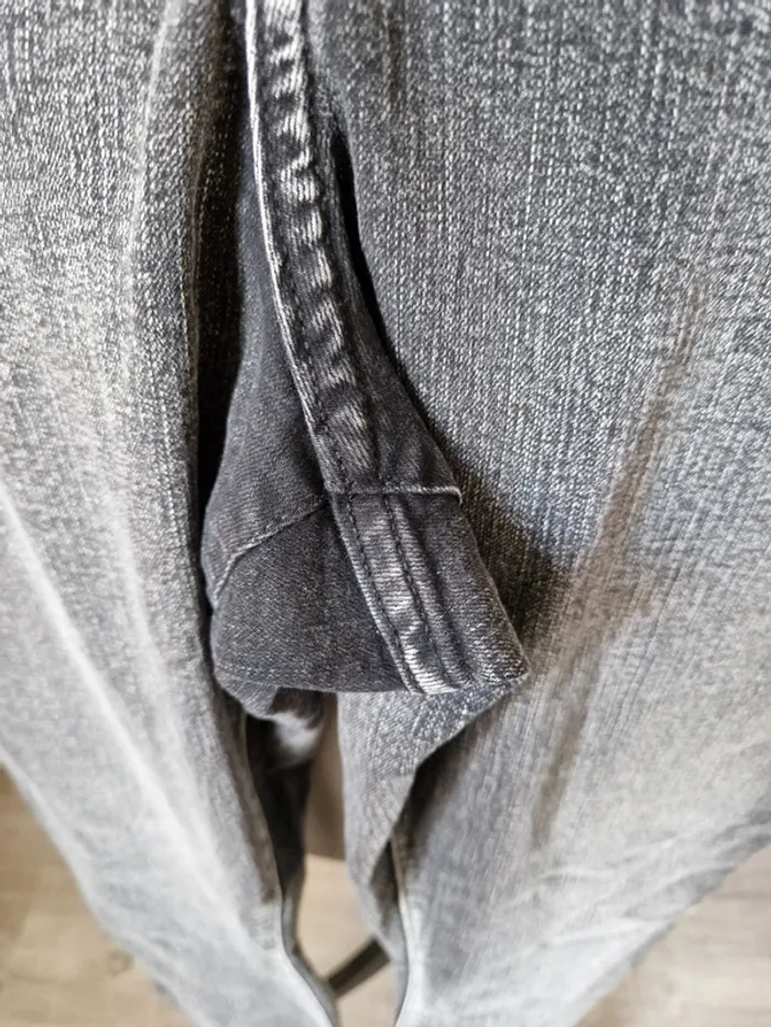 Jean skinny gris noir h&m taille 50 - photo numéro 2