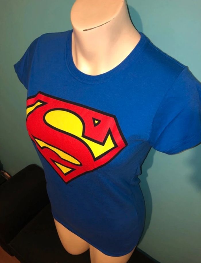 T-shirt femme superman 🌺 justice league taille 36 neuf - photo numéro 3