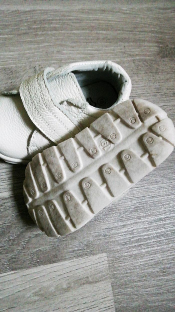 Chaussures garçon 19 très bon état - photo numéro 4