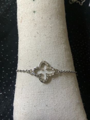 Bracelet argenté trèfle zircone