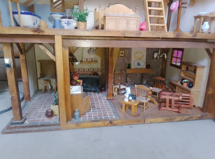 Maison de poupée fabrication main pas d envoie - photo numéro 2