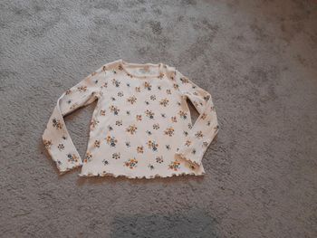 Tee shirt manches longues fleuri