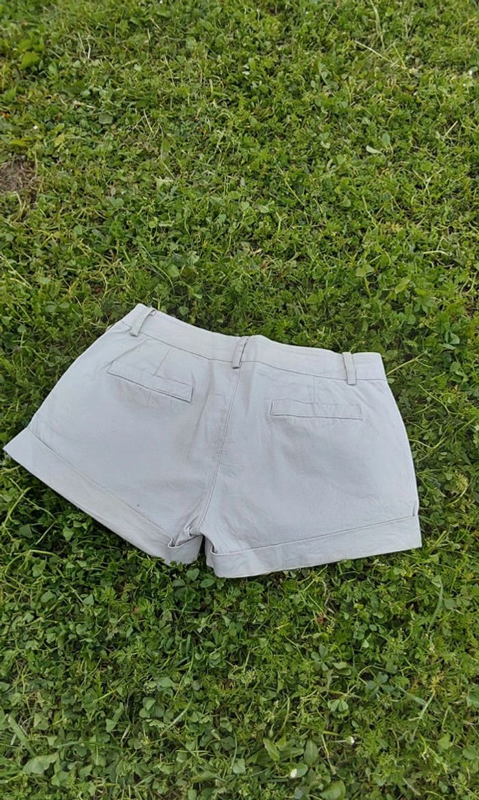 Short beige T 40 - photo numéro 2