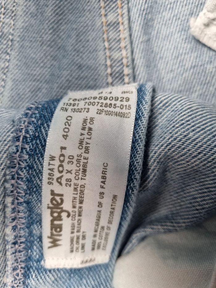Jean Wrangler Homme bleu clair Taille 28x30 (mesures en photos) - photo numéro 8
