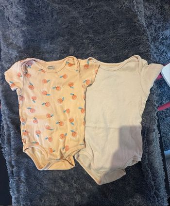 Lot de 2 bodies manche courte KIABI - 24 mois