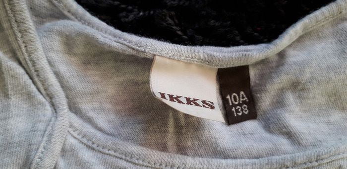 Ikks T.Shirt manches courtes Fille 8/10 ans BE gris clair