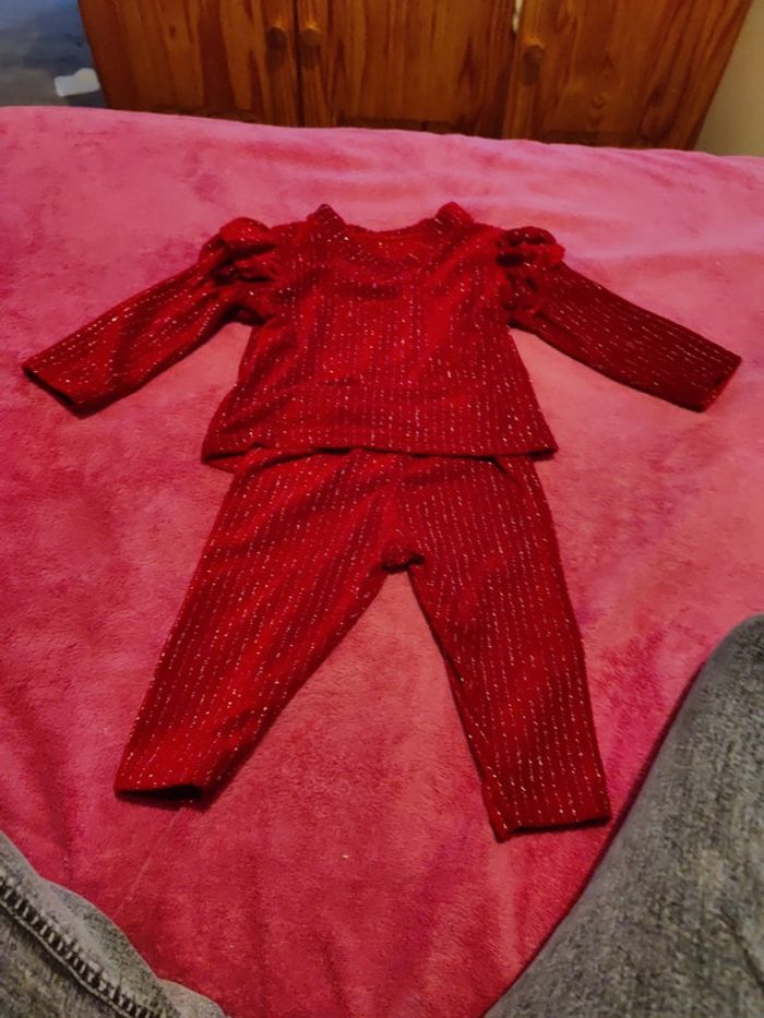 Encemble rouge paillettes