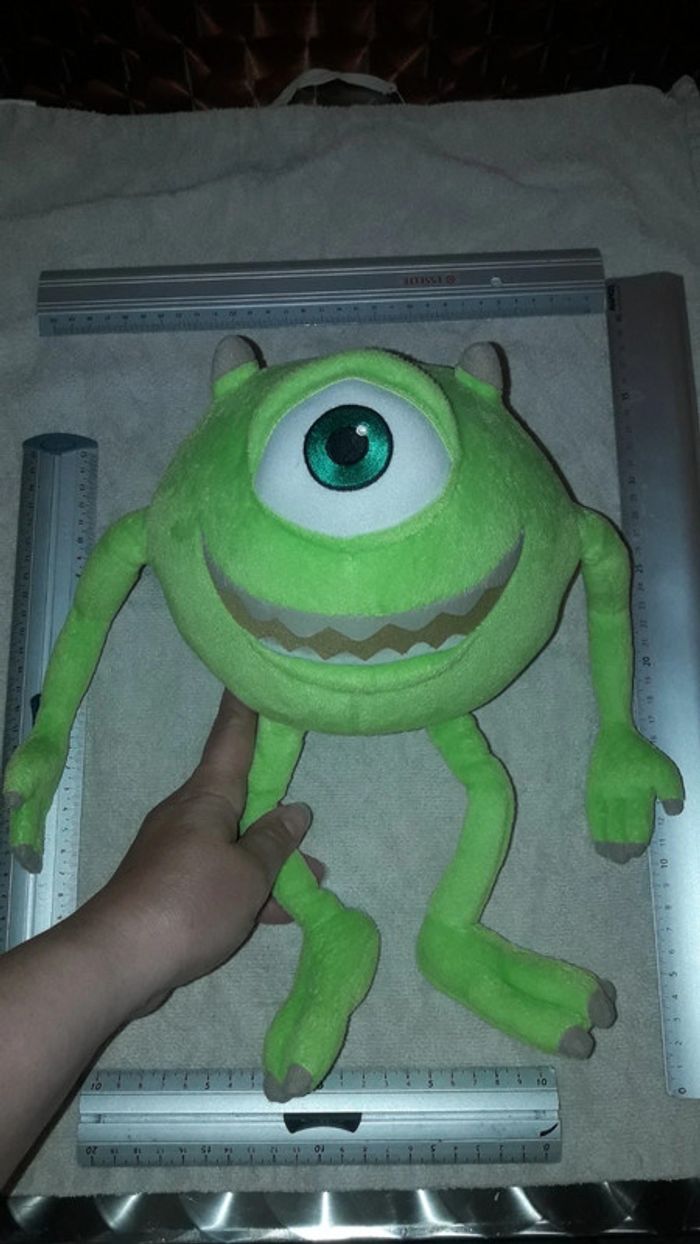 Monstres et cie peluche