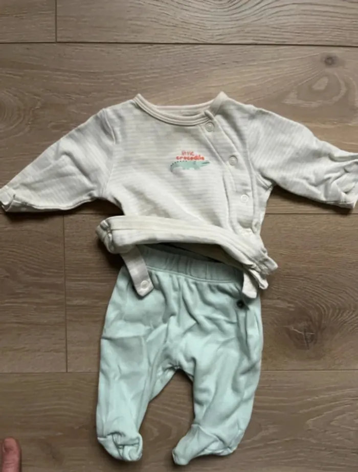 Ensembles bébé Kiabi taille 0 - photo numéro 3
