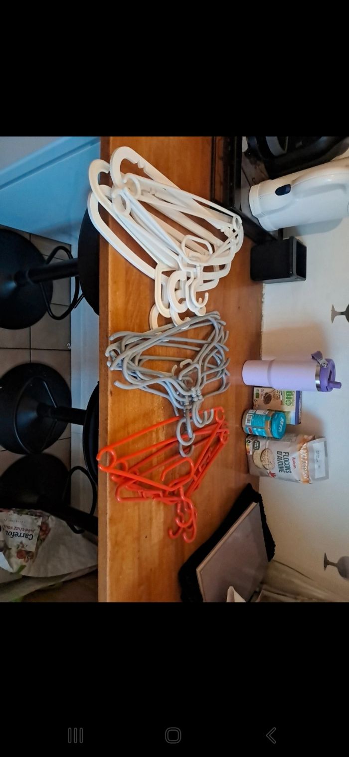 Lot de 31 cintres ikea - photo numéro 5