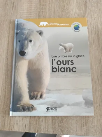 Livre édition atlas l'ours blanc